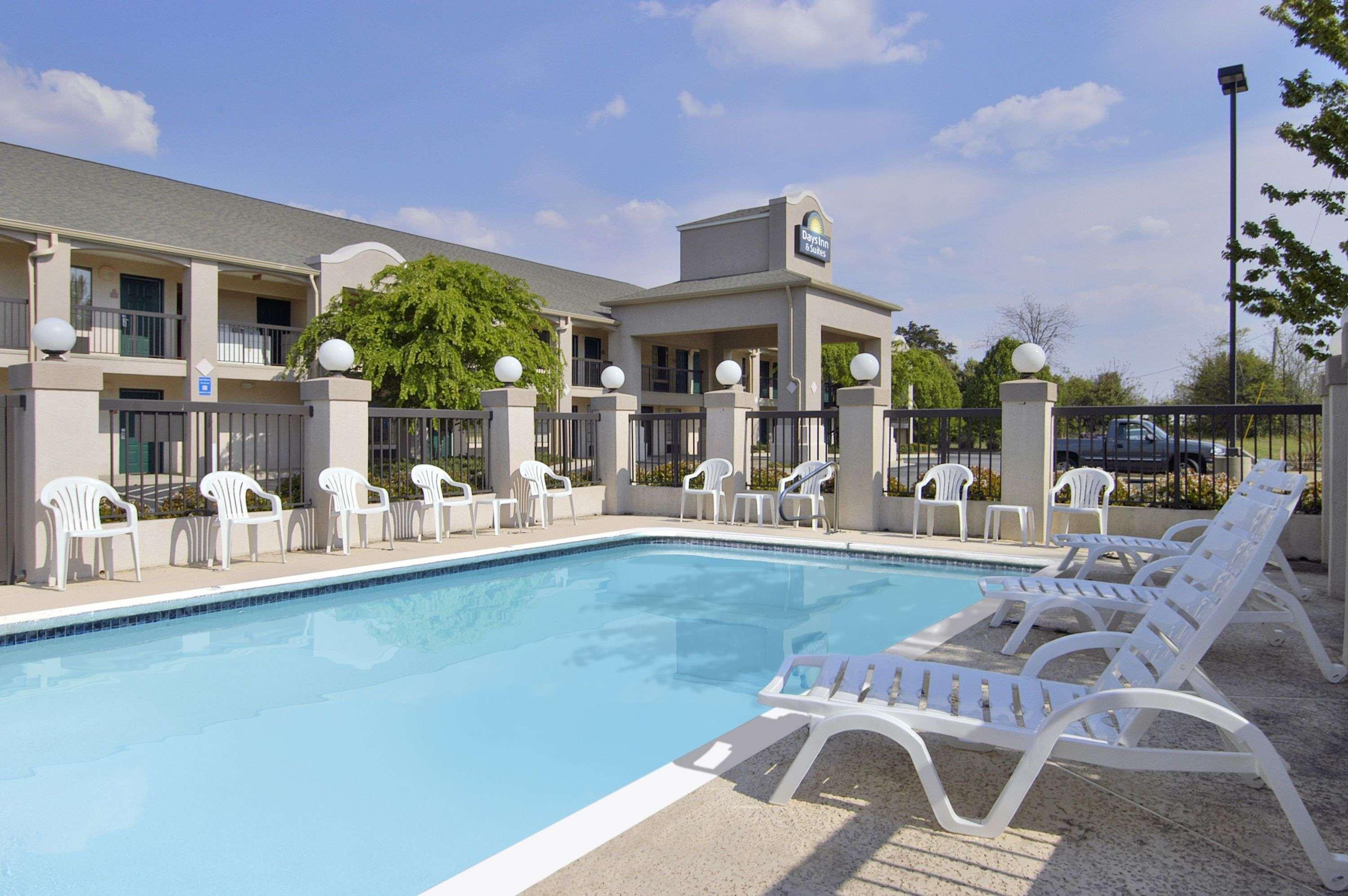 Days Inn & Suites By Wyndham Fort Valley Exteriér fotografie