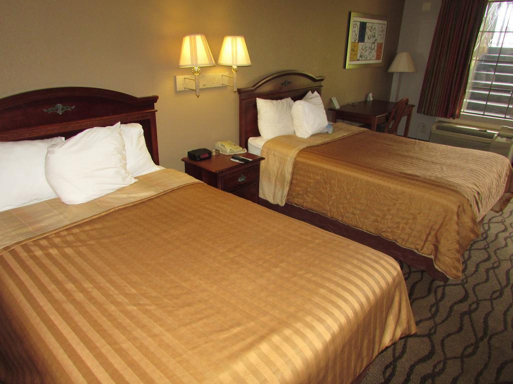 Days Inn & Suites By Wyndham Fort Valley Exteriér fotografie