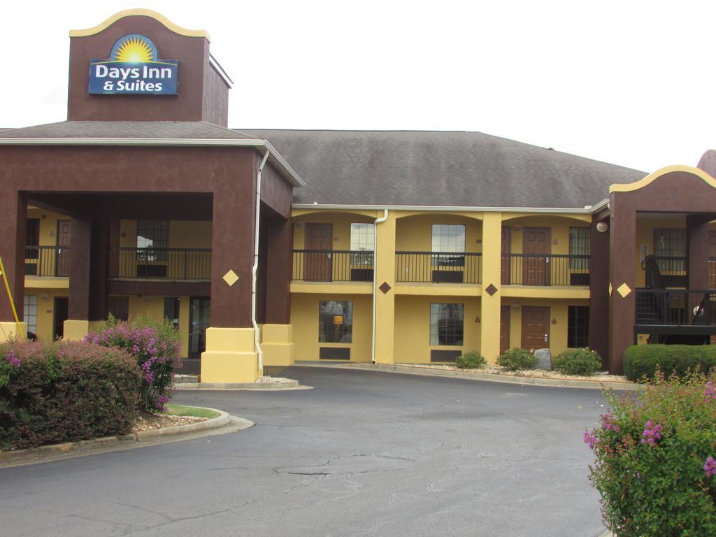 Days Inn & Suites By Wyndham Fort Valley Exteriér fotografie
