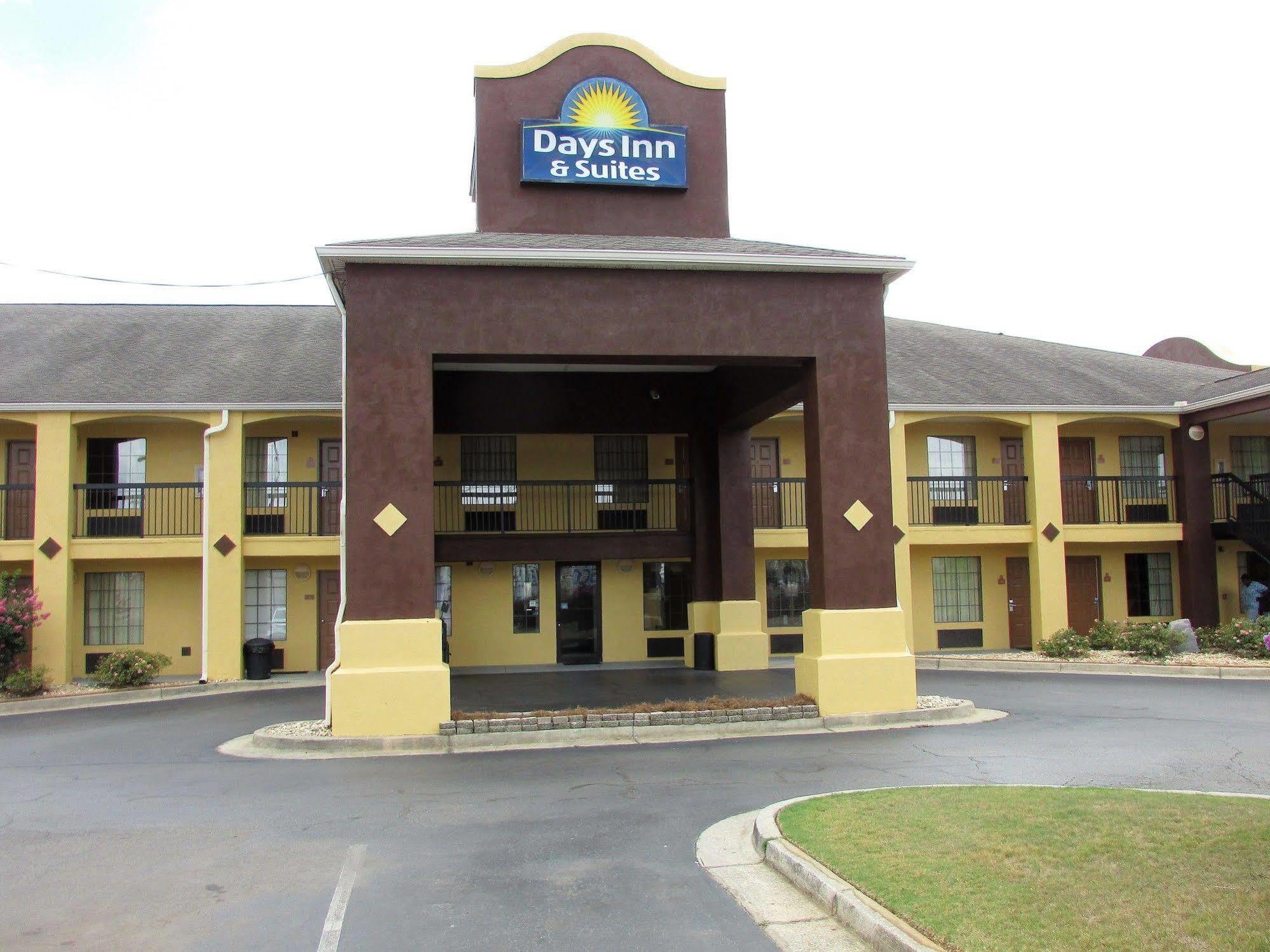 Days Inn & Suites By Wyndham Fort Valley Exteriér fotografie